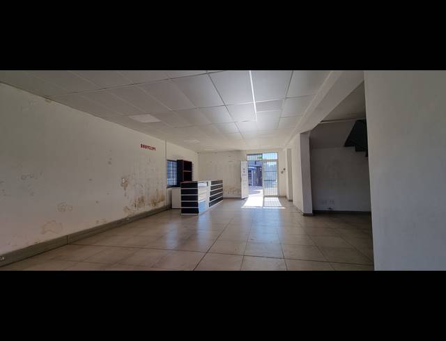 332M² OFFICE TO LET IN ROSSBURGH